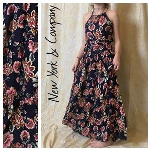 🚺 NY&Co navy floral halter maxi dress